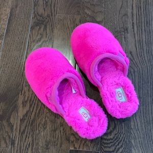 Brand new Ugg hot pink slippers